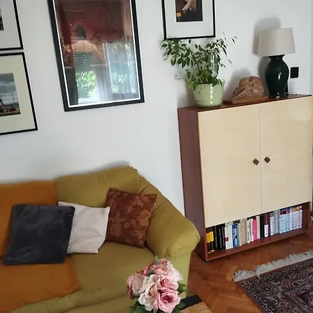 D6 Apartment
